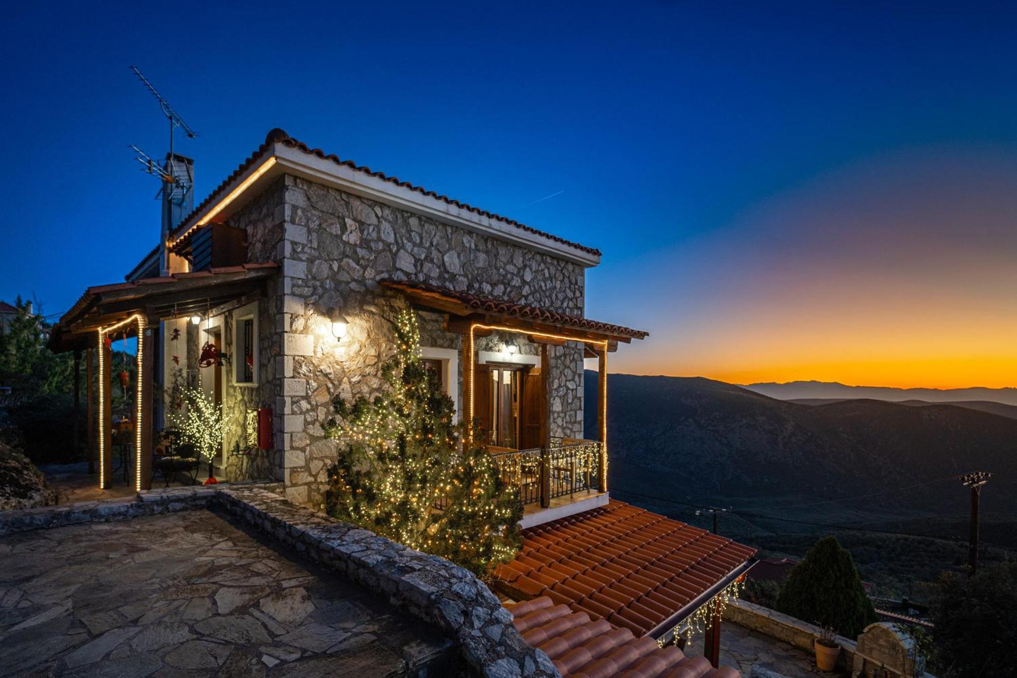 Rock Dandy Deluxe Chalet In Arachova - Delphi, Sauna, Prv Parking, Amazing View Экстерьер фото
