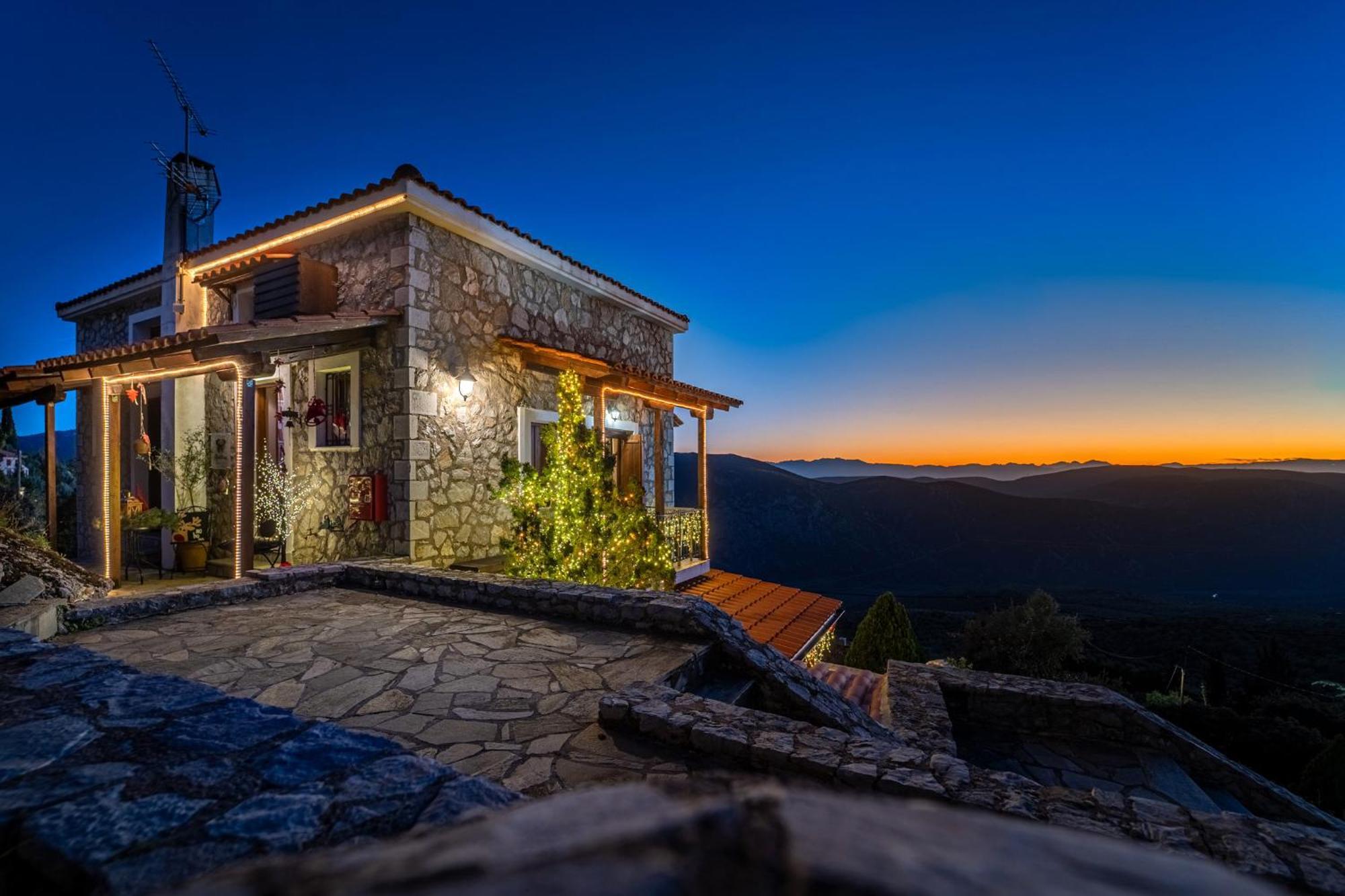 Rock Dandy Deluxe Chalet In Arachova - Delphi, Sauna, Prv Parking, Amazing View Экстерьер фото